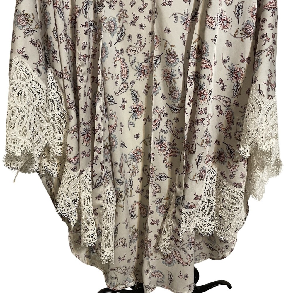 Victoria's Secret White Floral‎ Paisley Kimono with Lace Sleeves XS/S - Picture 7 of 9